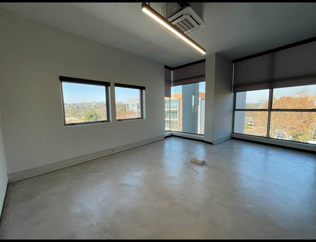 285M² OFFICE TO LET IN BRYANSTON